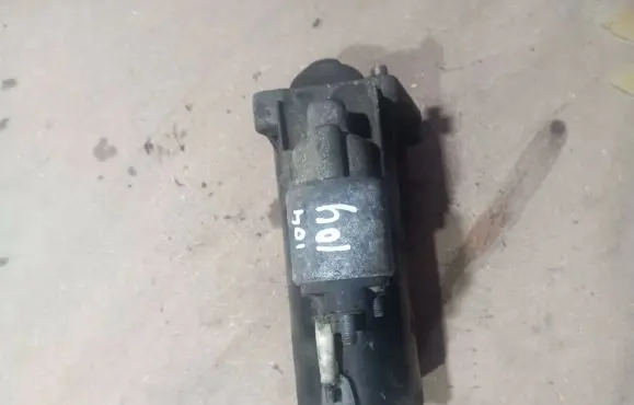Volvo V70 Starter motor 30782228