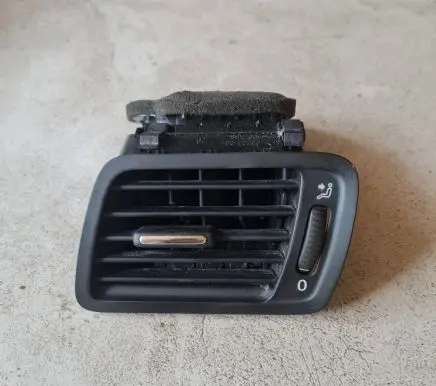 Volkswagen PASSAT CC Dashboard side air vent grill/cover trim 3C1819701 3c1819701E P0108666