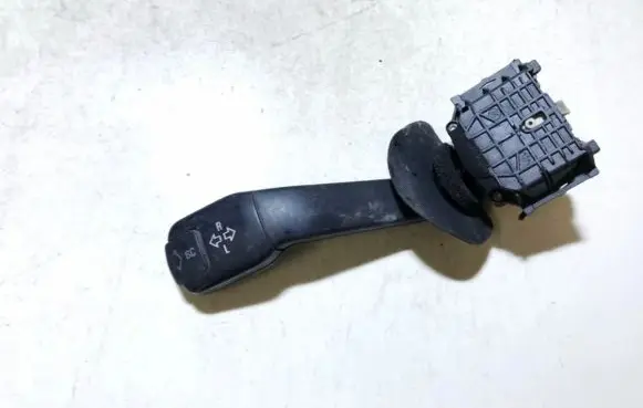 BMW 5 E39 Indicator stalk 8352172 01100410