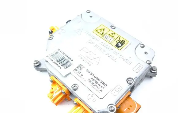 Peugeot 3008 III Voltage converter inverter 9851960380 00049511A