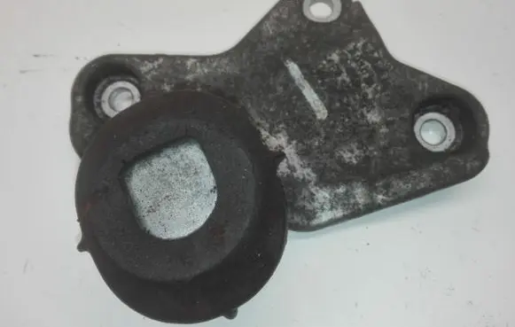 Audi A8 S8 D3 4E Engine mounting bracket 4E0199343AA