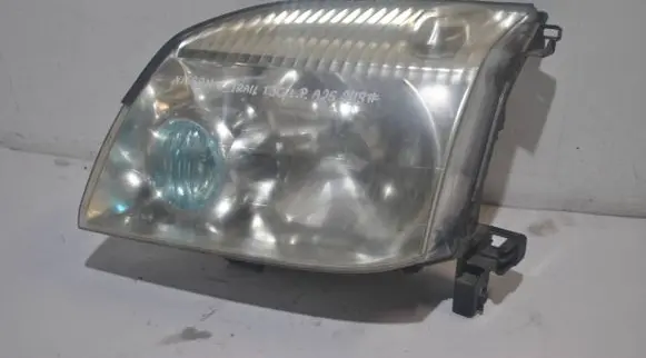 Nissan X-Trail T30 Headlight/headlamp