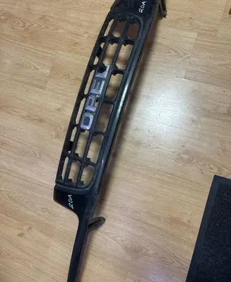 Opel Frontera B Front bumper upper radiator grill 07059627 8971445 8971445200