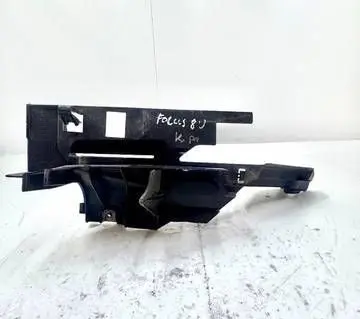 Ford Focus Fender mounting bracket BM51A02477AF