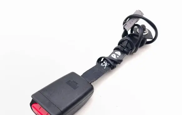 Front seatbelt buckle