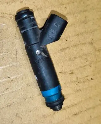 Jeep Grand Cherokee (WJ) Fuel injector 04854181