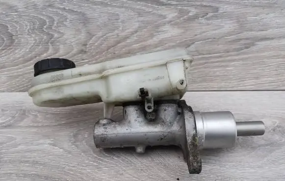 Mitsubishi Colt Master brake cylinder 32067272D