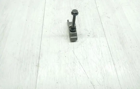 Opel Astra J Fuel Injector clamp holder 