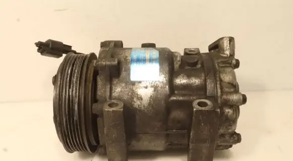 Volvo C30 Air conditioning (A/C) compressor (pump) 3M5G19D629TA