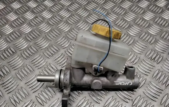 Subaru Impreza III Master brake cylinder