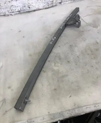 Nissan Juke II F16 Front door windshield rail 