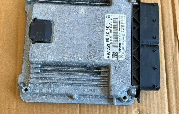Audi Q5 SQ5 Engine control unit/module 04L907309L 0281030258
