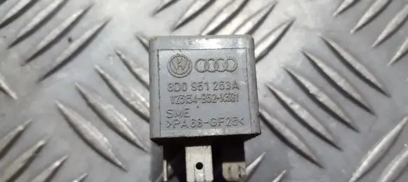 Volkswagen PASSAT B5.5 Other relay 8d0951253a 373