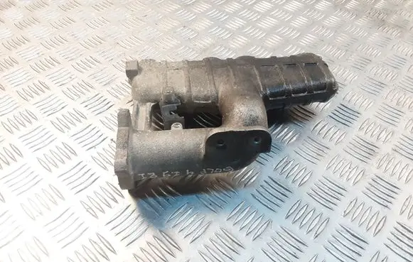 Volkswagen Golf IV Intake manifold 038129713J