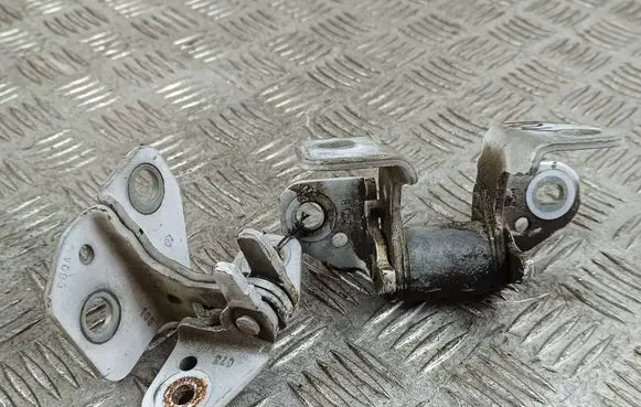 Front door hinge set