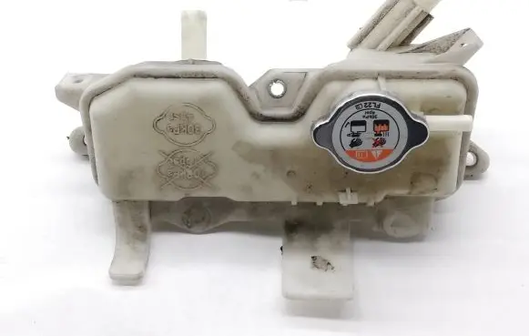 Mazda CX-3 Coolant expansion tank/reservoir