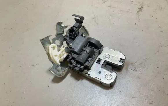 Audi Q3 8U Tailgate/trunk/boot lock/catch/latch 8K9827505