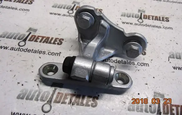 Mercedes-Benz GL X164 Rear door upper hinge