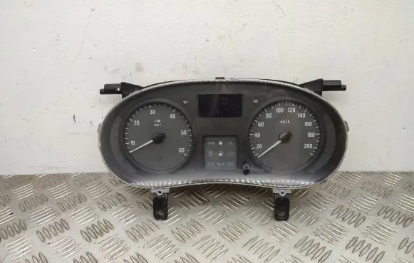 Opel Vivaro Speedometer (instrument cluster) P8200390135 8200390135
