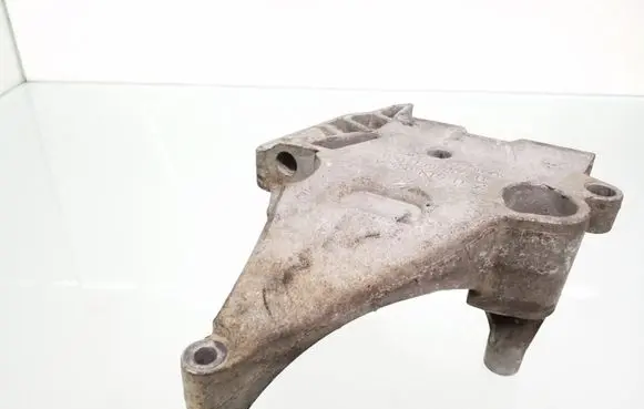 Volkswagen PASSAT B6 Engine mounting bracket 03G199207G