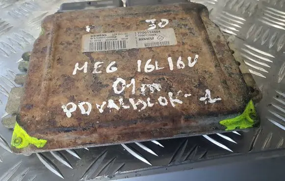 Renault Megane I Engine control unit/module S110010002 7700114504
