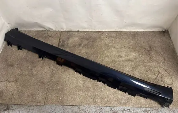 BMW X5 G05 Sill 8069278