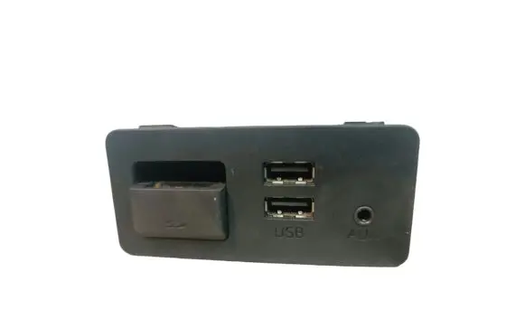 Mazda CX-5 USB socket connector D09H669U0