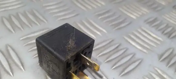 Peugeot 306 Other relay 0332019103