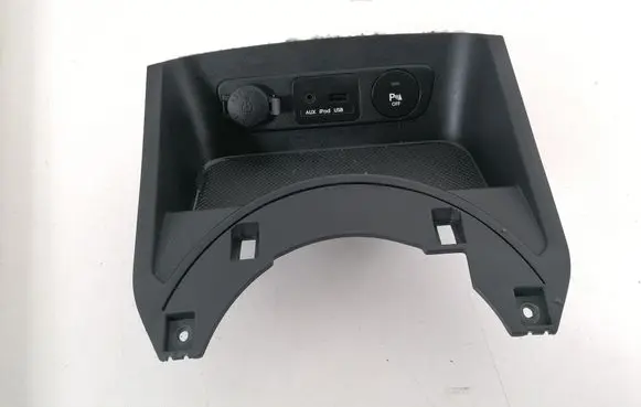 KIA Sportage USB socket connector 846303U840