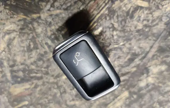 Mercedes-Benz CLA C117 X117 W117 Tailgate opening switch A1668707610