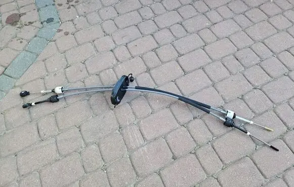 Opel Insignia B Gear shift cable linkage 55515856