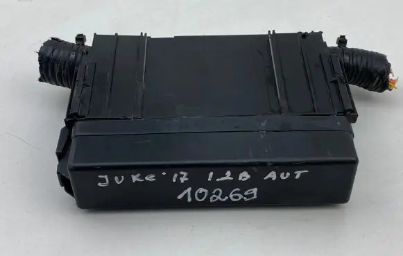 Nissan Juke I F15 Fuse box set 7154722330 24382EQ70B