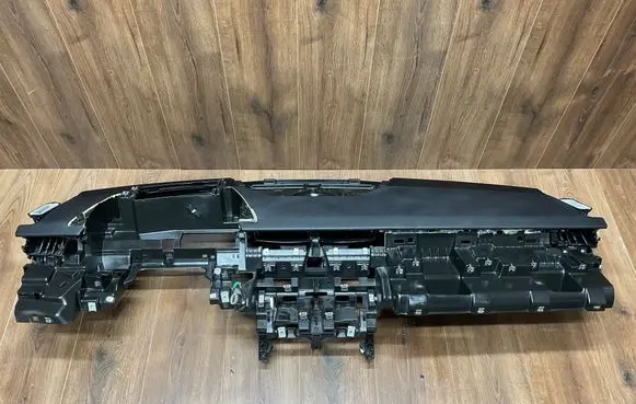 Land Rover Range Rover Velar Dashboard J8A204320 105898402C