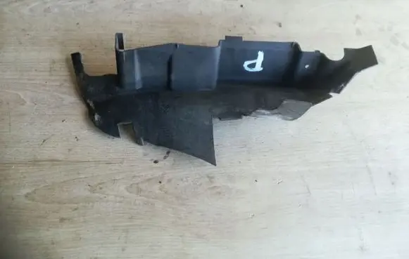Audi A4 S4 B5 8D Intercooler air guide/duct channel 8D0121284