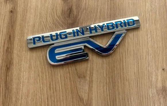 Mitsubishi Outlander Fender model badge letters 7415A455