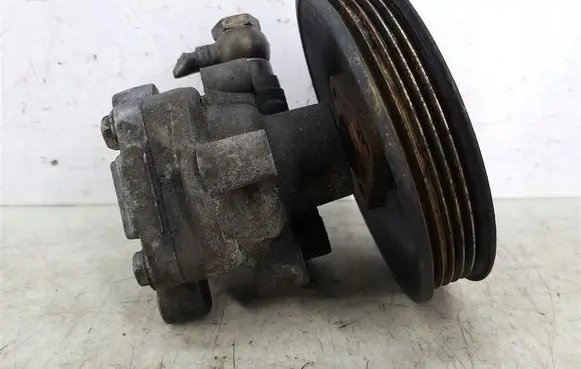 Audi A4 S4 B5 8D Power steering pump 8D0145156L