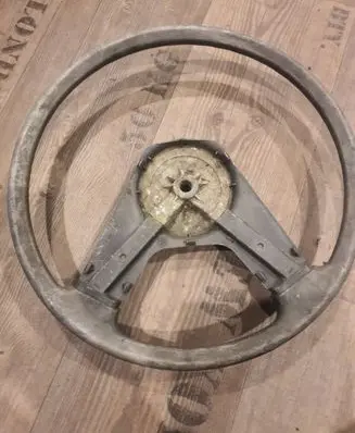 Ford Fiesta I Steering wheel 81AB600