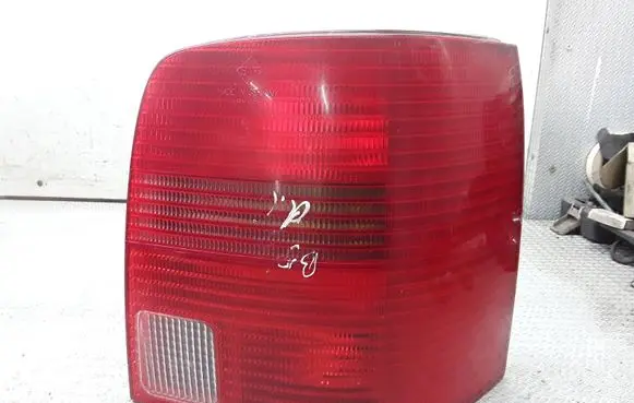 Volkswagen PASSAT B5 Rear/tail lights 3B9945112F