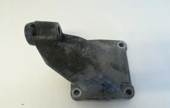 Mercedes-Benz SLK R170 Engine mounting bracket a1112231004