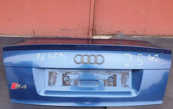 Audi A4 S4 B6 8E 8H Tailgate/trunk/boot lid