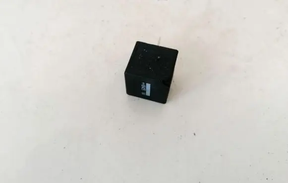 Ford Mondeo Mk III Other relay 2s7t14b192aa v23136b1x66