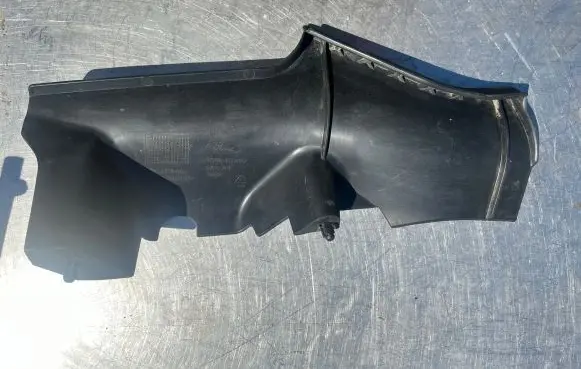 Ford Mondeo Mk III Intercooler air guide/duct channel 3S718310AA