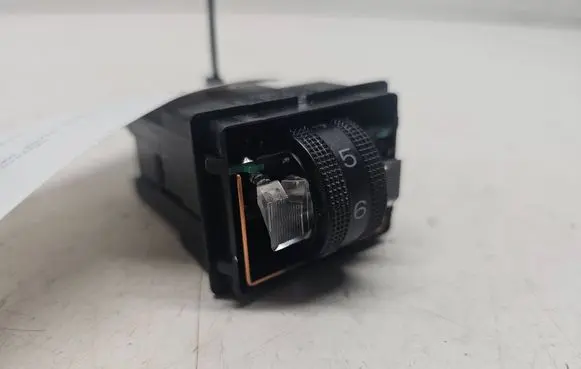 Audi Q7 4L Seat heating switch 8E0963563