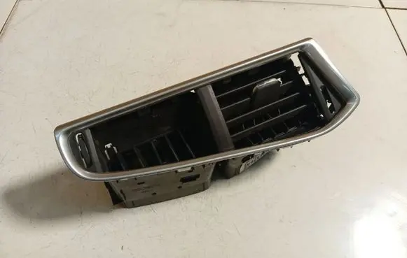 Citroen C4 II Dash center air vent grill 9676609977