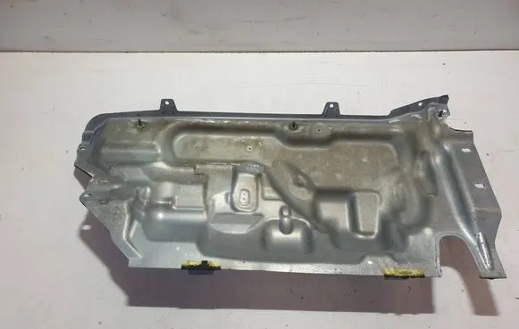 Volvo XC60 Heat shield in engine bay 31335579