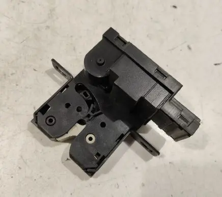 Peugeot 207 Tailgate window lock/catch/latch 9664379380