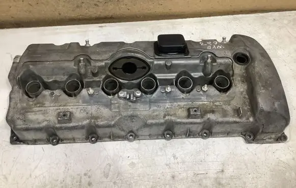 BMW 3 E90 E91 Rocker cam cover 7548275