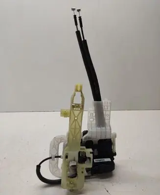 Hyundai ix35 Front door lock 813202Y020