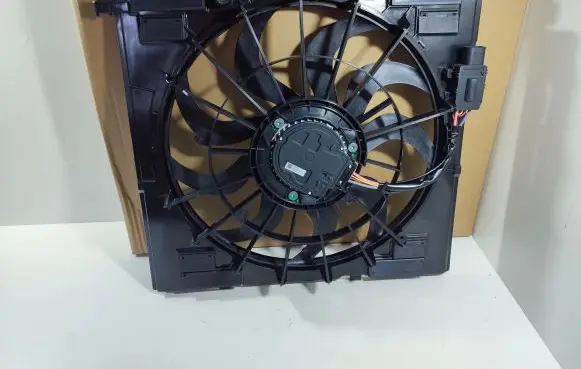 BMW X3 G01 Radiator cooling fan shroud 17428487636 8487636