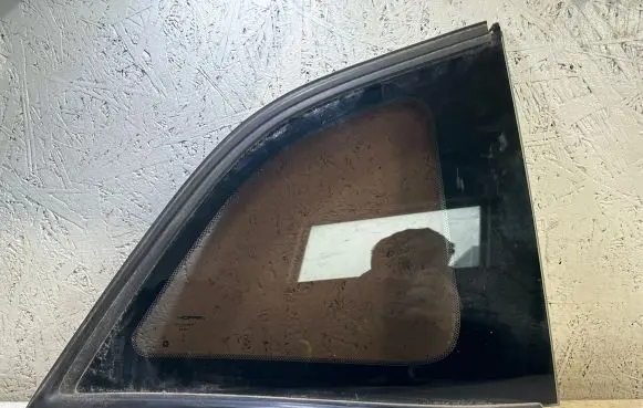 Dodge Challenger Side middle window/glass 512712AA 68234216AA